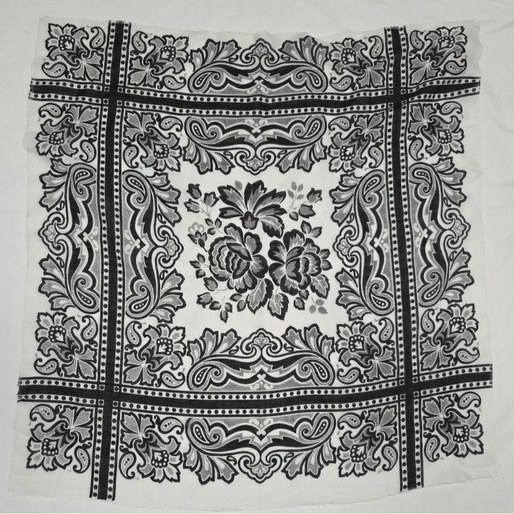 Vintage 80s Liz Sinclair Acrylic Scarf